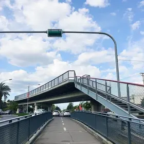 passarelas na Miguel Melhado