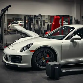 motorista de Porsche