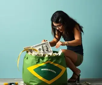 dinheiro encontrado em pufe